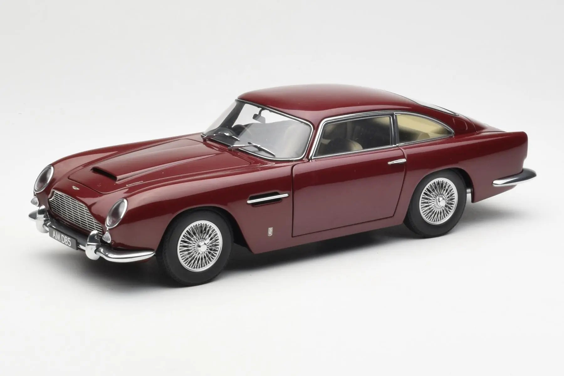 AUTOart 1:18 Aston Martin DB5 Dubonnet Rosso – DiecastTalk
