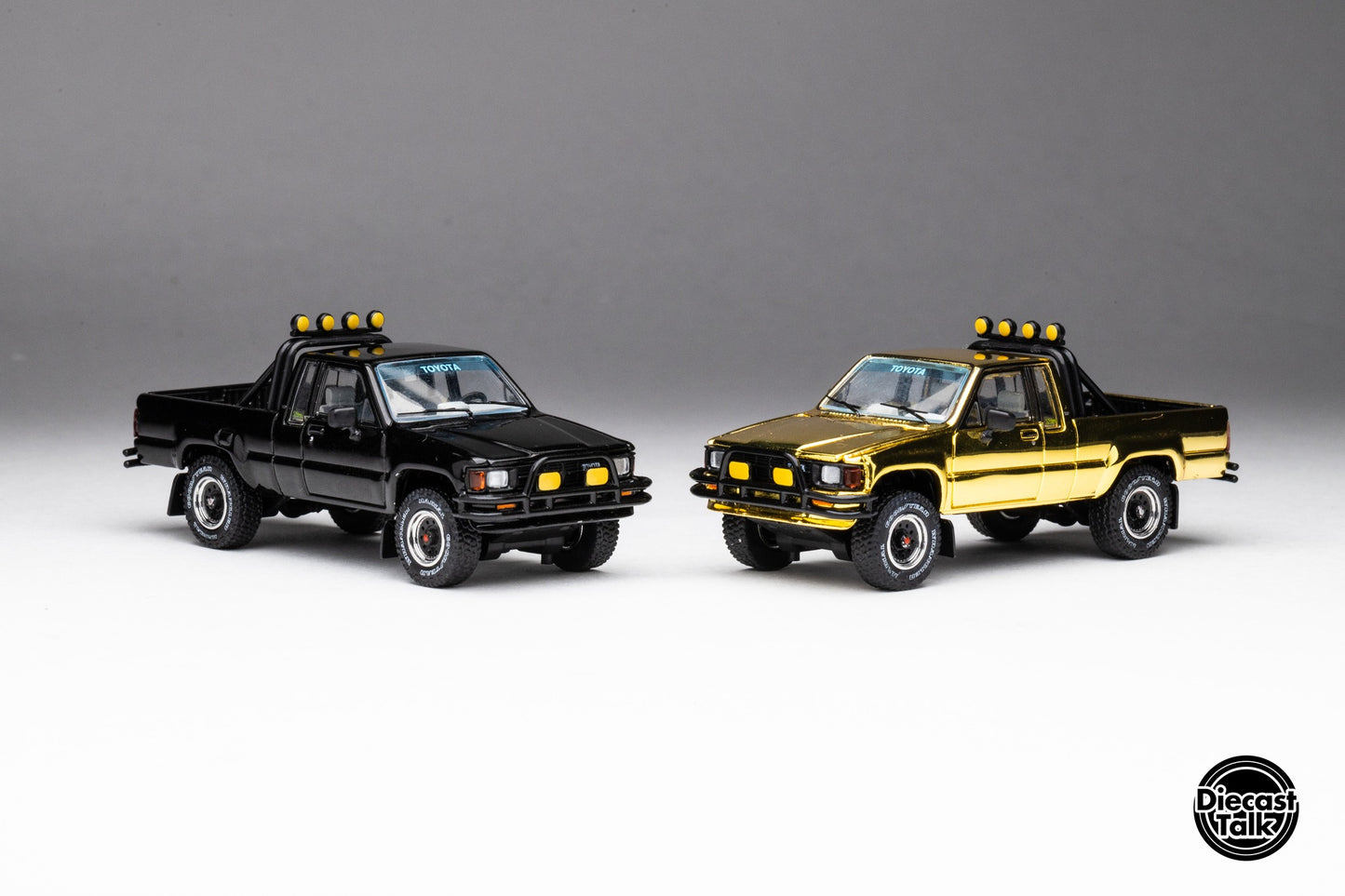 Japan Exclusive DiecastTalk Exclusive 1/64 Toyota 1985 Hilux SR5 Xtracab Black