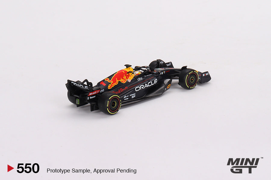 Preorder) Mini GT 1:64 Oracle Red Bull Racing RB18 #1 Max