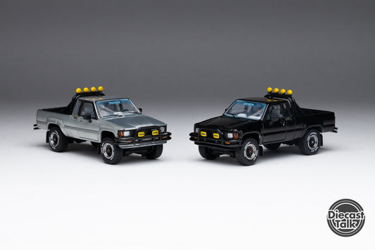 (Bundle) DiecastTalk 1/64 Toyota Hilux SR5 Xtracab Black + Secret Car