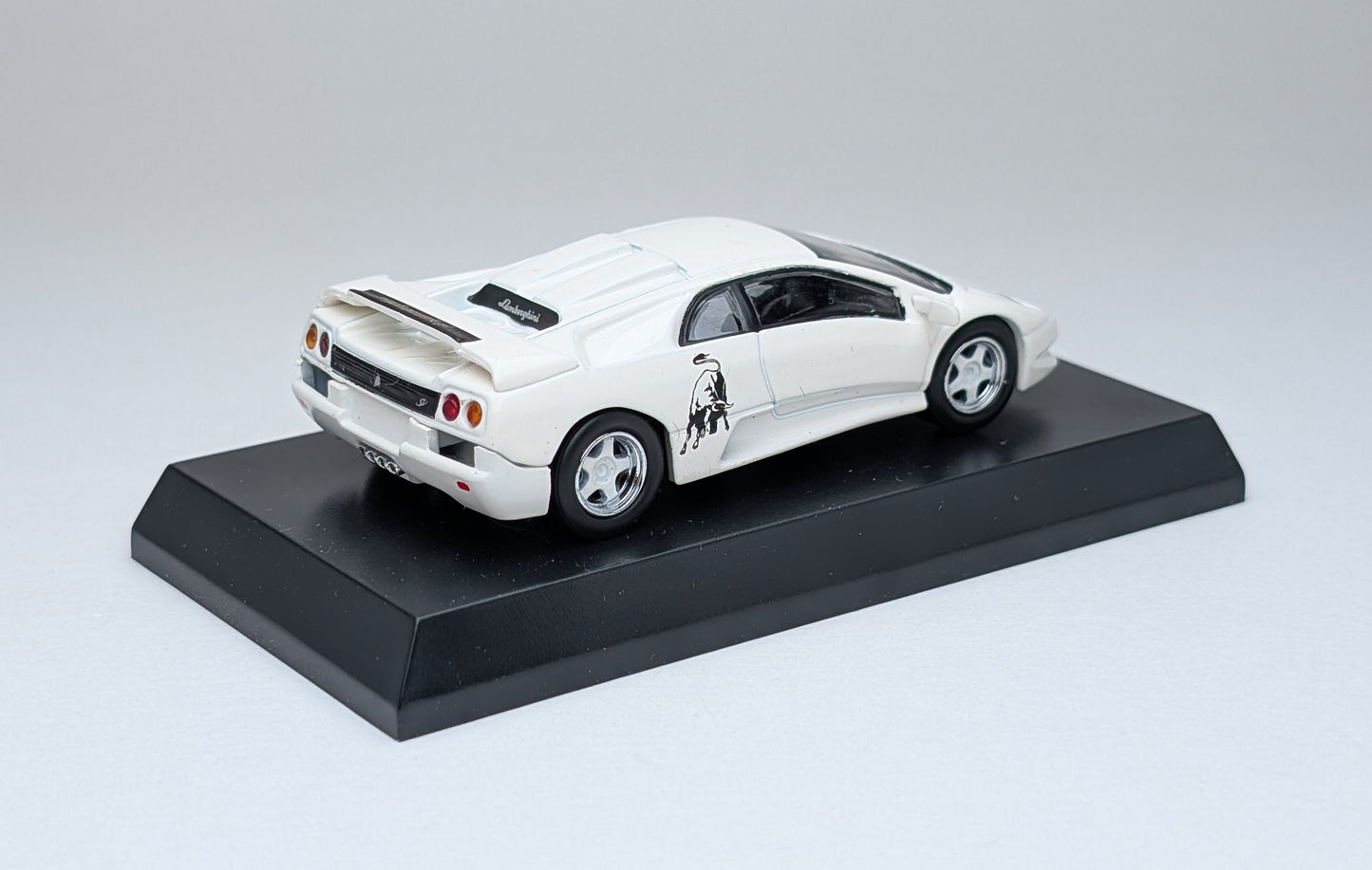 KYOSHO 1:64 Lamborghini Diablo SV (White)