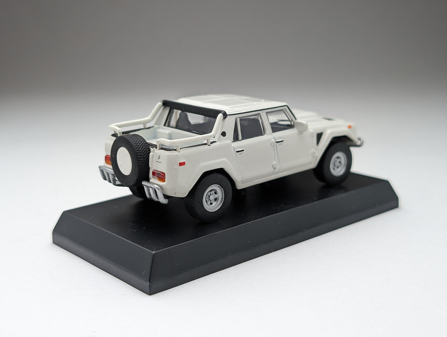 KYOSHO 1:64 Lamborghini LM002 (White)