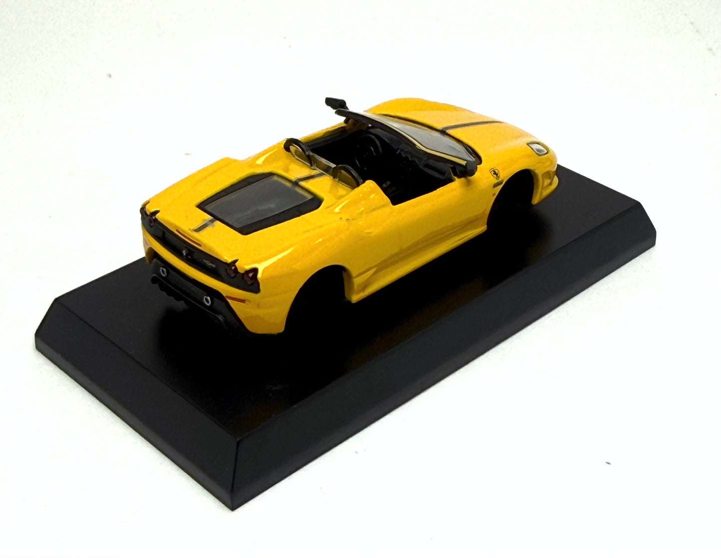 KYOSHO 1:64 Ferrari Scuderia Spider 16M (Red/ Yellow)