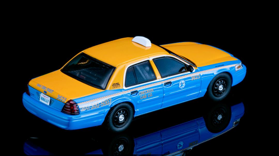 Rollin 1:64 FORD VICTORIA CROWN TAXI. Los Angeles checker