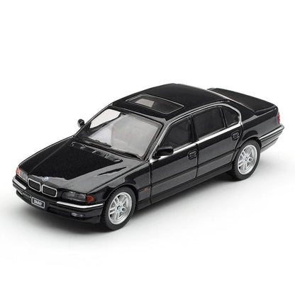 Mini GT 1:64 BMW 750IL – Black Sapphire – DiecastTalk