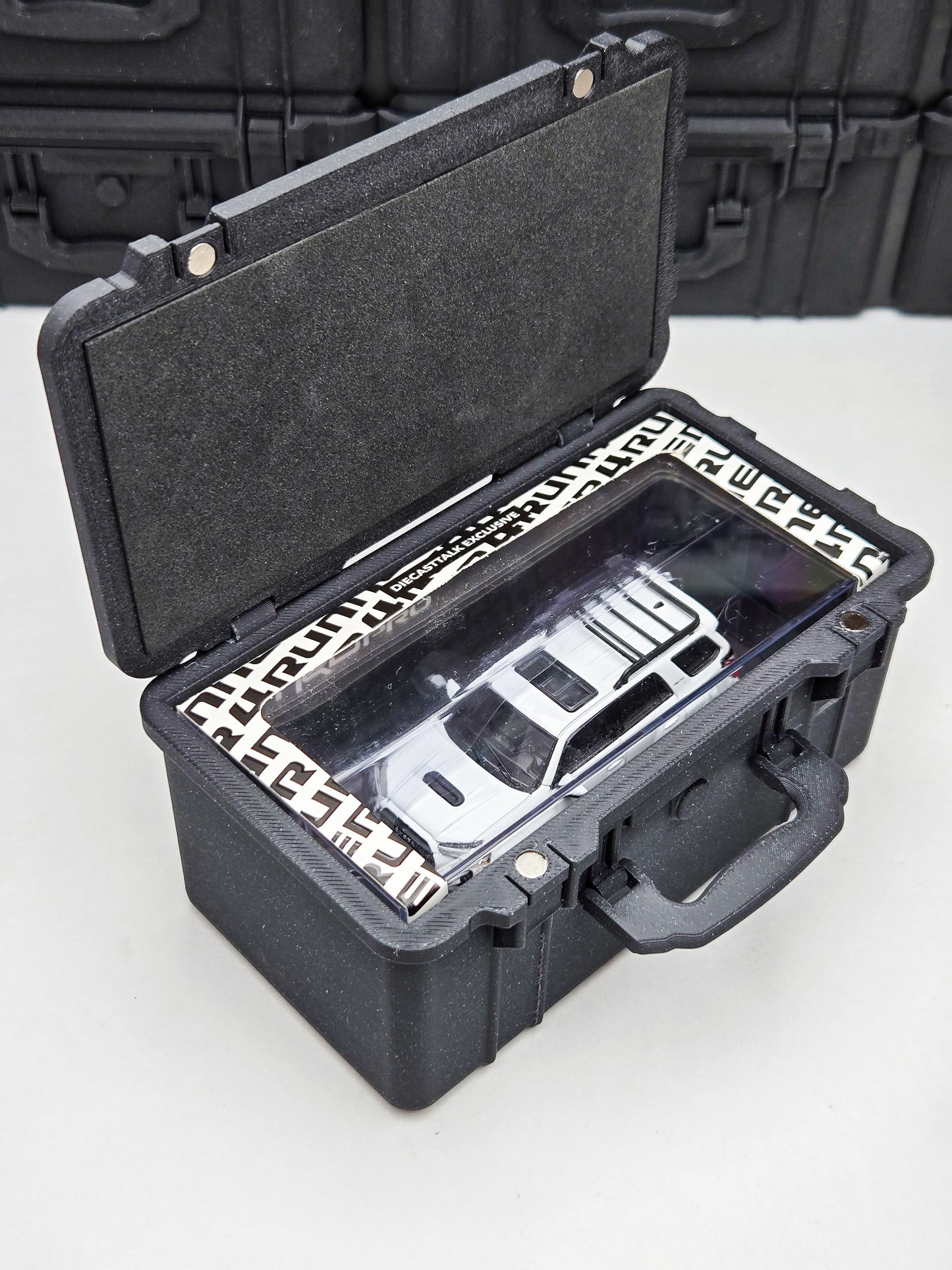 (Pre order) DiecastTalk Exclusive Protective Case/ Storage for 1/64