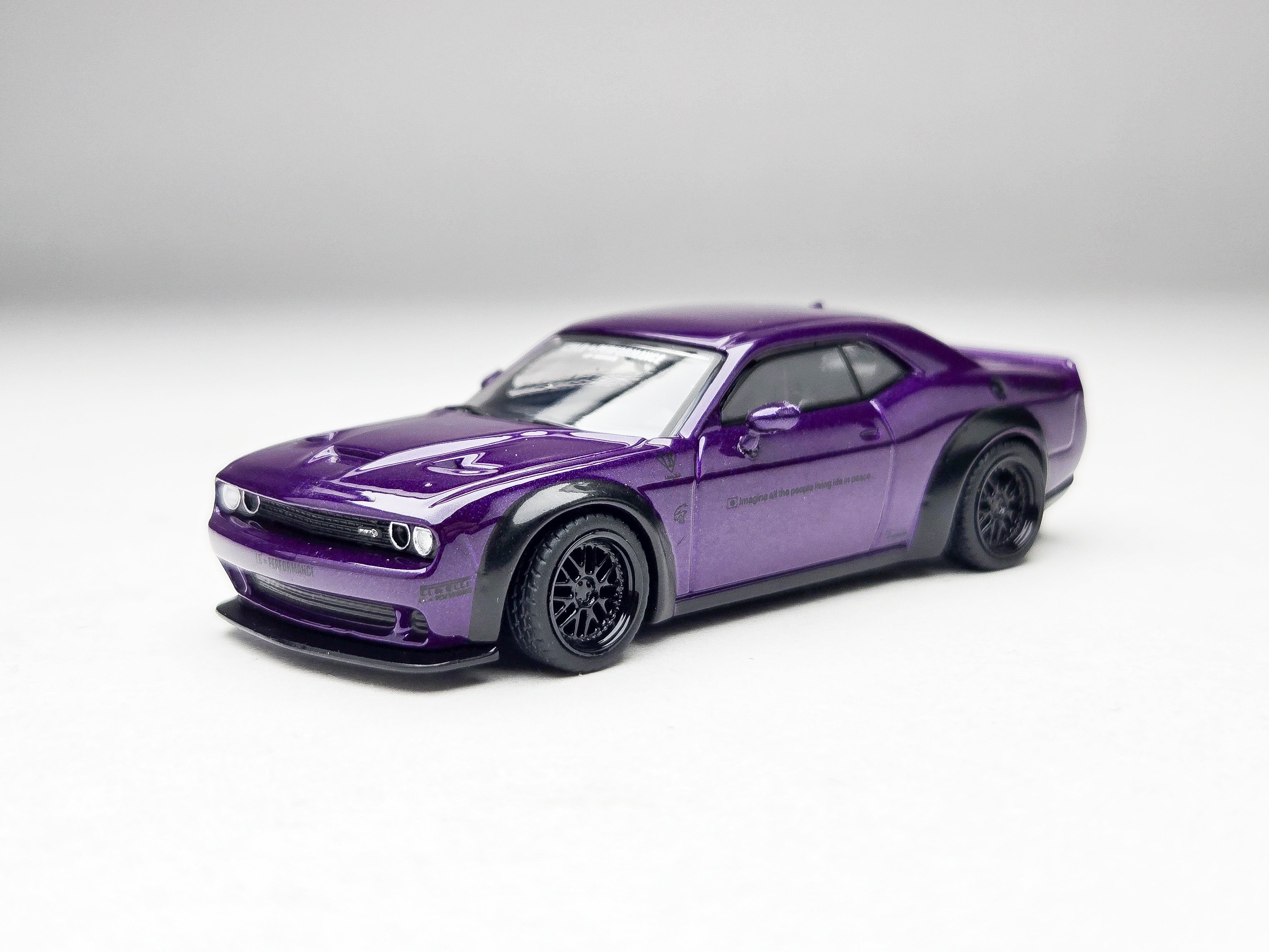 Tarmac Works 1:64 Japan Exclusive LBWK Dodge Challenger Purple