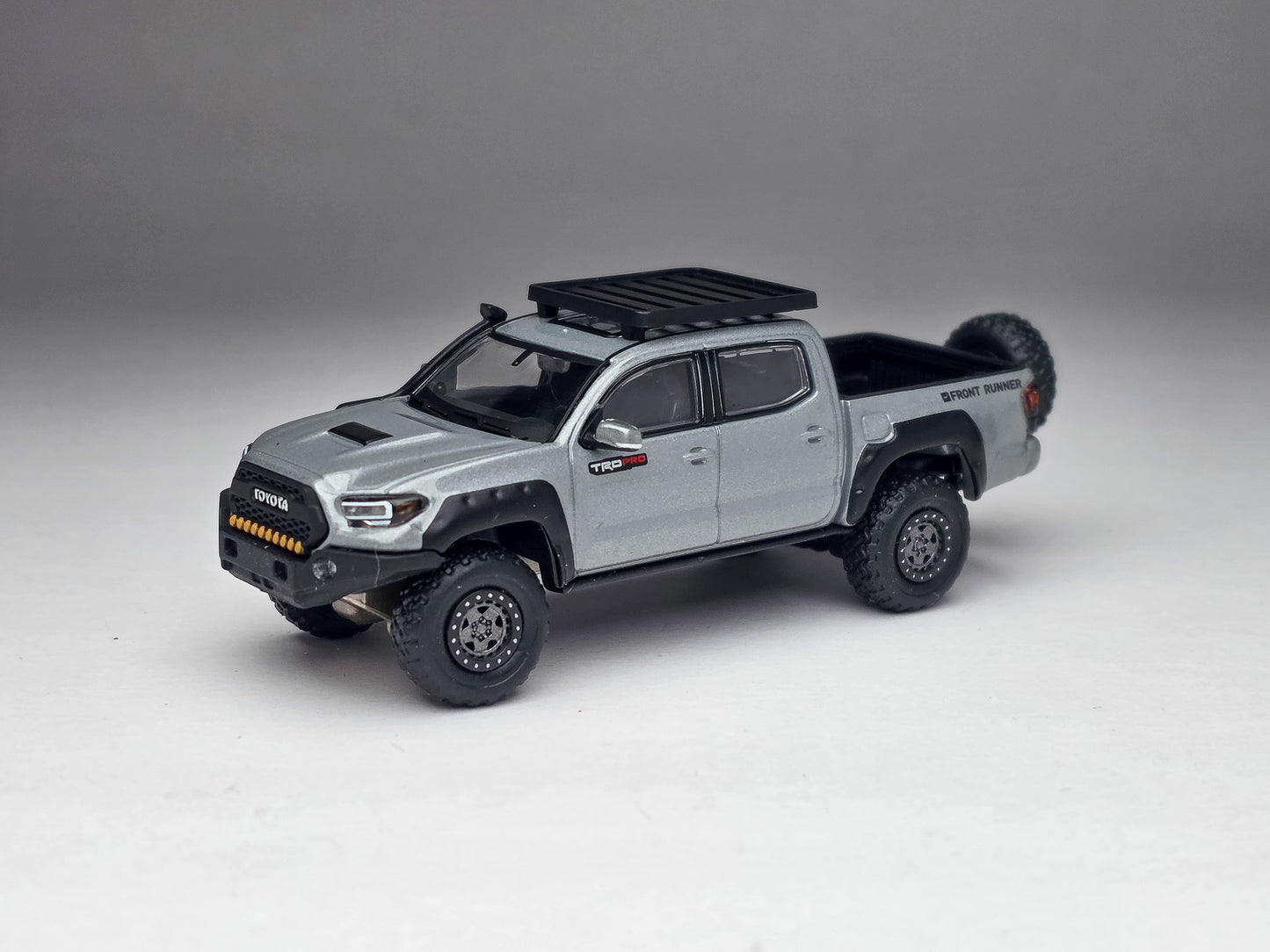 (Bundle) DiecastTalk 1/64 Toyota Tacoma Overland Cement Grey + Diorama
