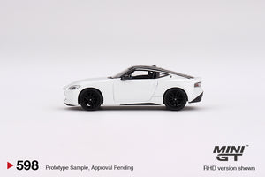 Mini GT 1:64 Nissan Z Performance 2023 – LHD – Everest White – MiJo Exclusives