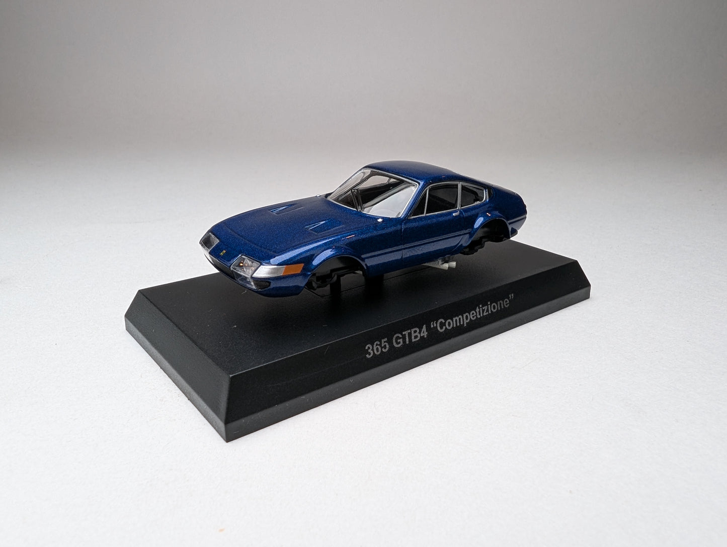 KYOSHO 1:64 Ferrari 365 GTB4 "Competizione" Blue (with tools)