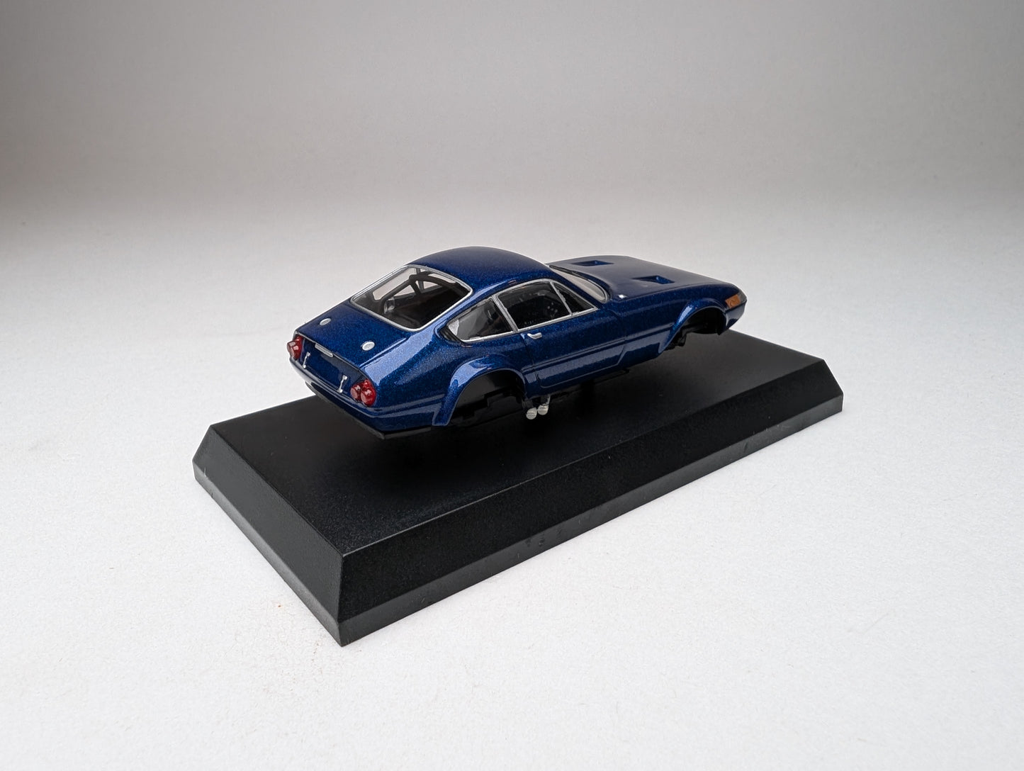 KYOSHO 1:64 Ferrari 365 GTB4 "Competizione" Blue (with tools)