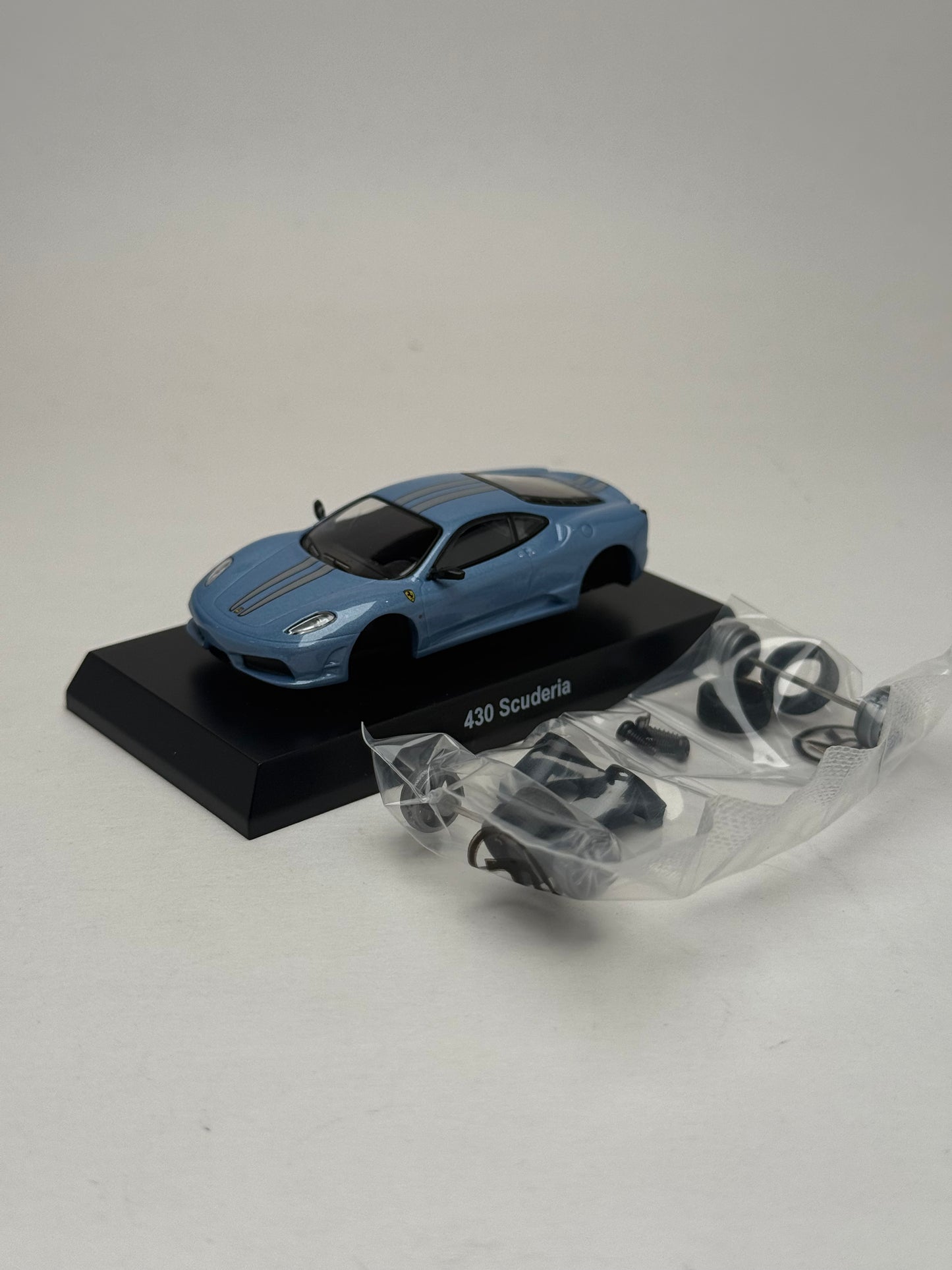 KYOSHO 1:64 Ferrari 430 Scuderia (Chrome Baby Blue)