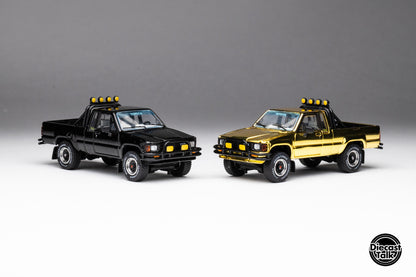 Japan Exclusive DiecastTalk Exclusive 1/64 Toyota 1985 Hilux SR5 Xtracab Black