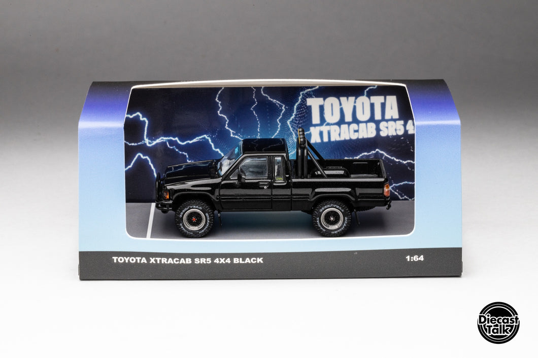 Japan Exclusive DiecastTalk Exclusive 1/64 Toyota 1985 Hilux SR5 Xtracab Black