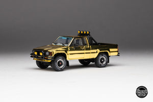 Japan Exclusive DiecastTalk Exclusive 1/64 Toyota 1985 Hilux SR5 Xtracab Black