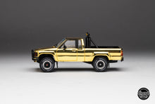 Load image into Gallery viewer, Japan Exclusive DiecastTalk Exclusive 1/64 Toyota 1985 Hilux SR5 Xtracab Black