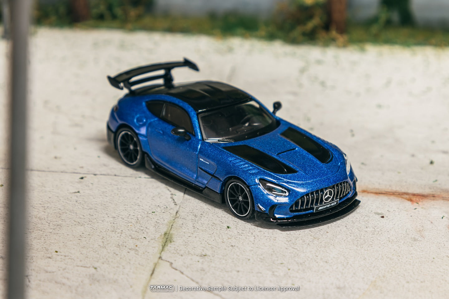 Tarmac Works 1/64 Mercedes-Benz AMG GT Black Series TWOC blue Special Edition