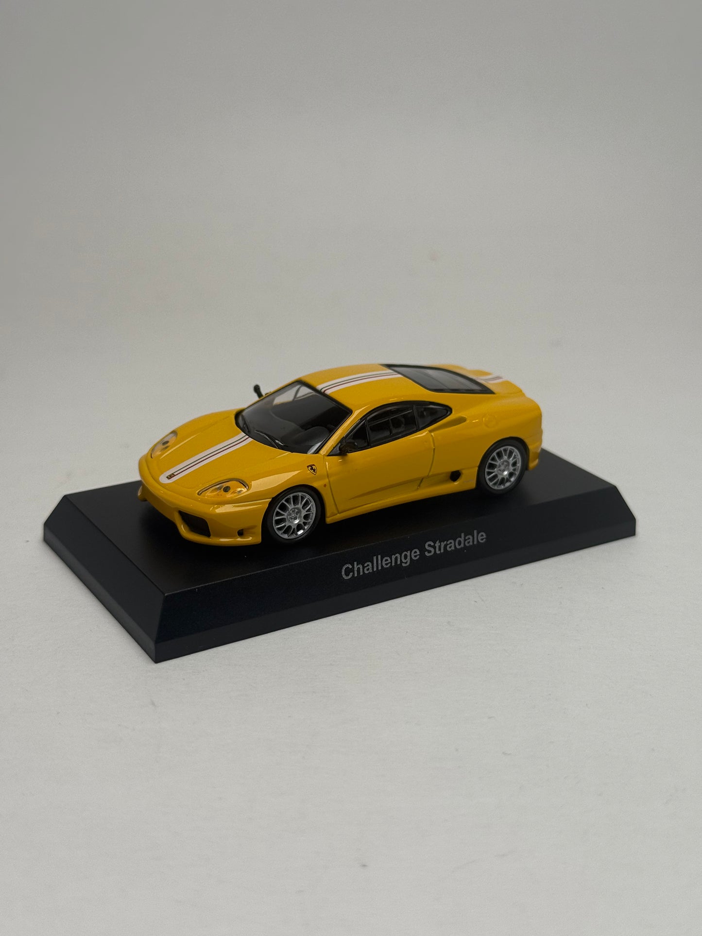 KYOSHO 1:64 Ferrari Challenge Stradele (Yellow)