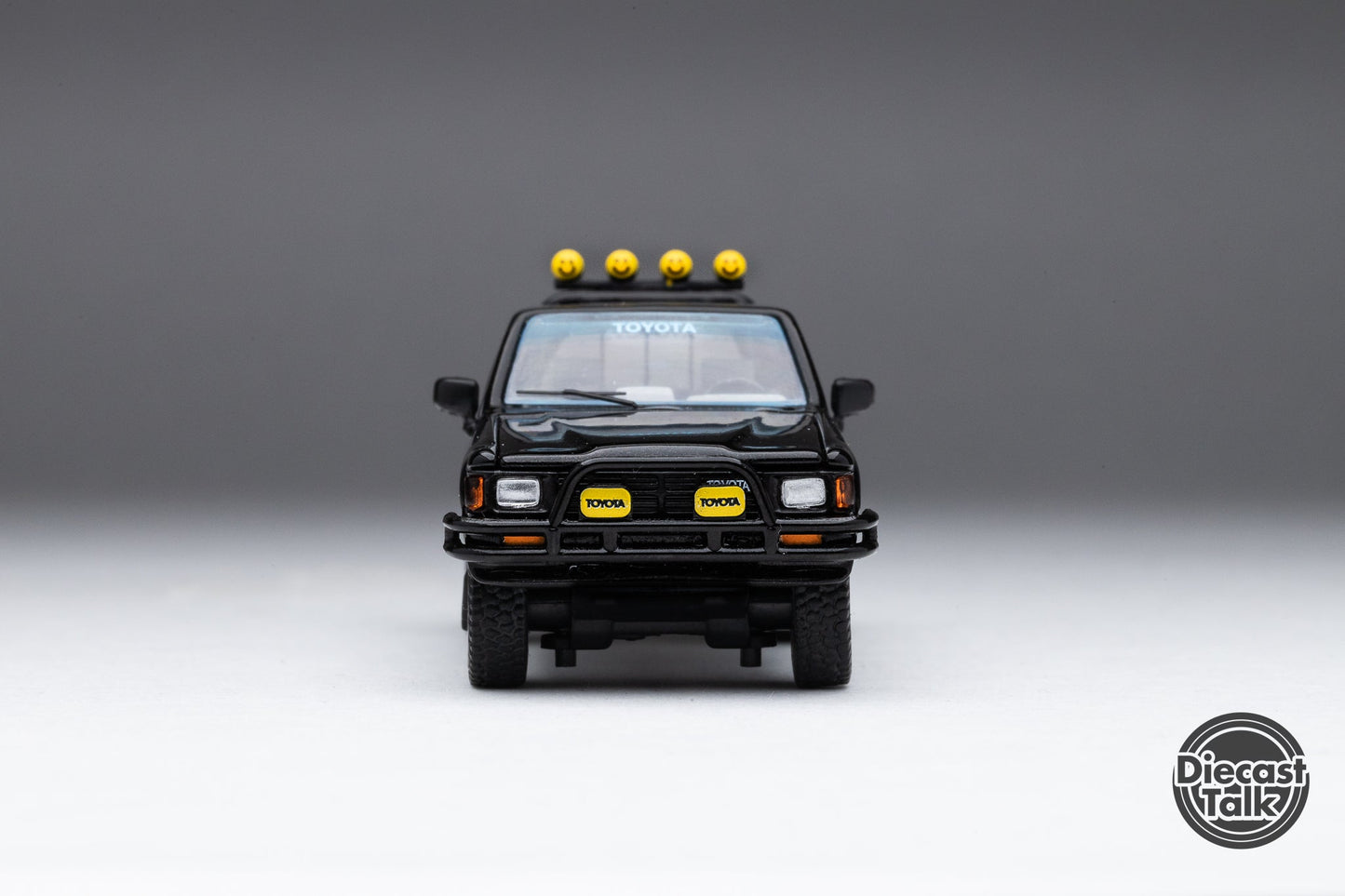 GCD DiecastTalk Exclusive 1/64 Toyota 1985 Hilux SR5 Xtracab Black Ltd 1400pcs