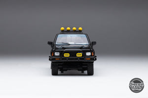 (Pre order) GCD DiecastTalk Exclusive 1/64 Toyota 1985 Hilux SR5 Xtracab Black Ltd 1400pcs
