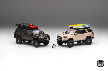 DiecastTalk Exclusive 1/64 Toyota 4Runner Pre-Runner (Madpews) with dog and accessories