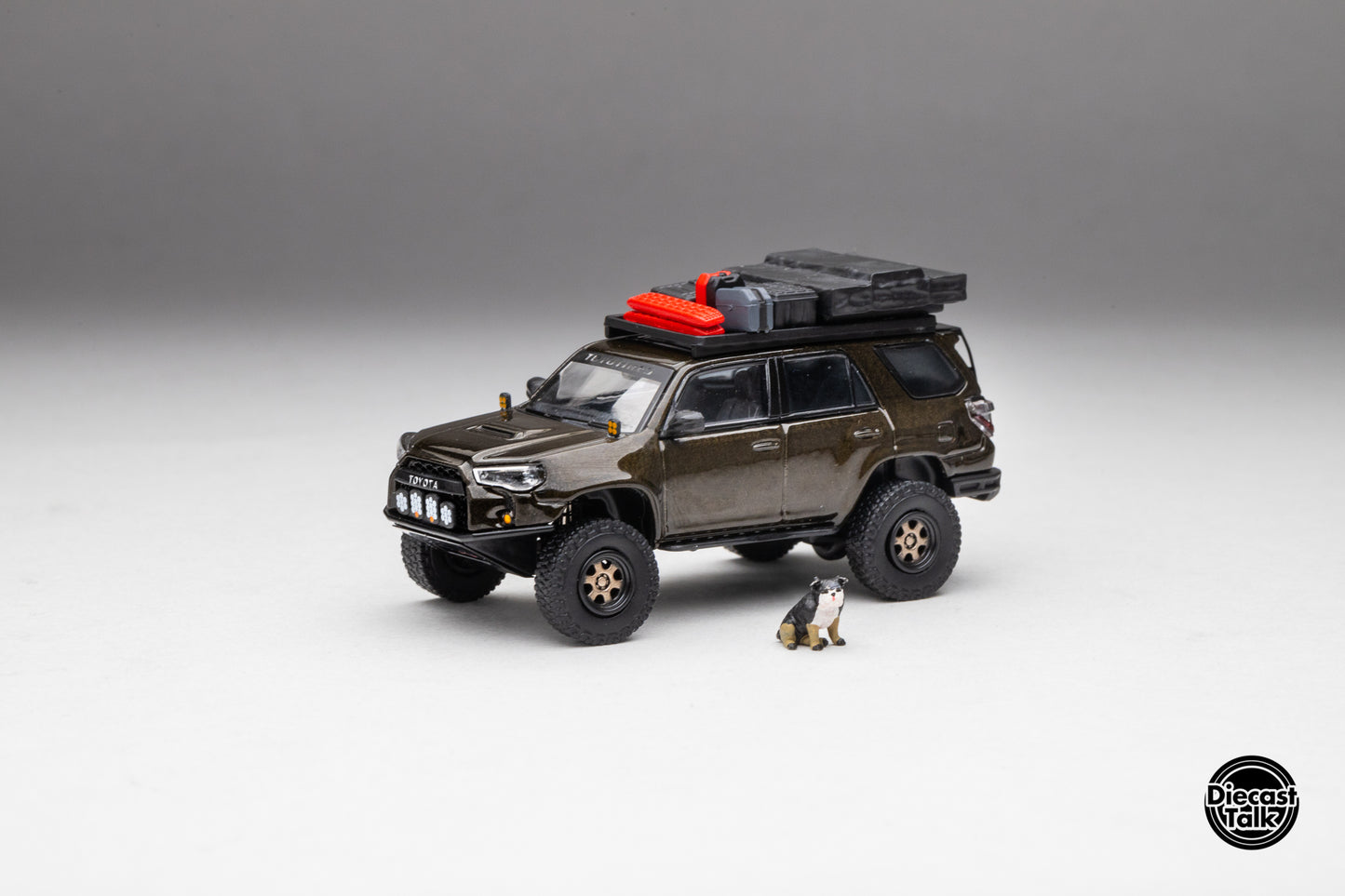 DiecastTalk Exclusive 1/64 Toyota 4Runner Pre-Runner (Madpews) with dog and accessories