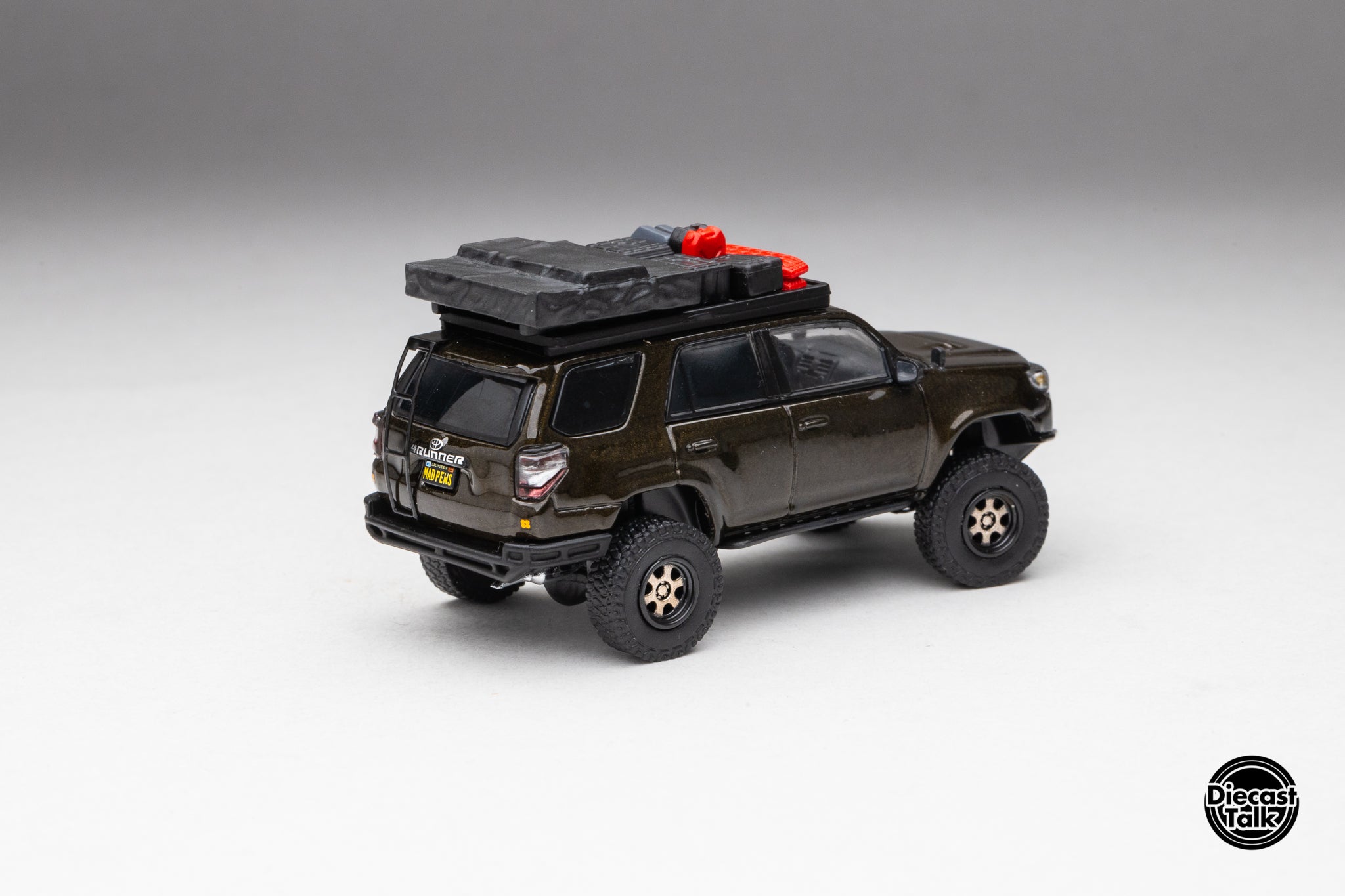 DiecastTalk Exclusive 1/64 Toyota 4Runner Pre-Runner (Madpews) with do