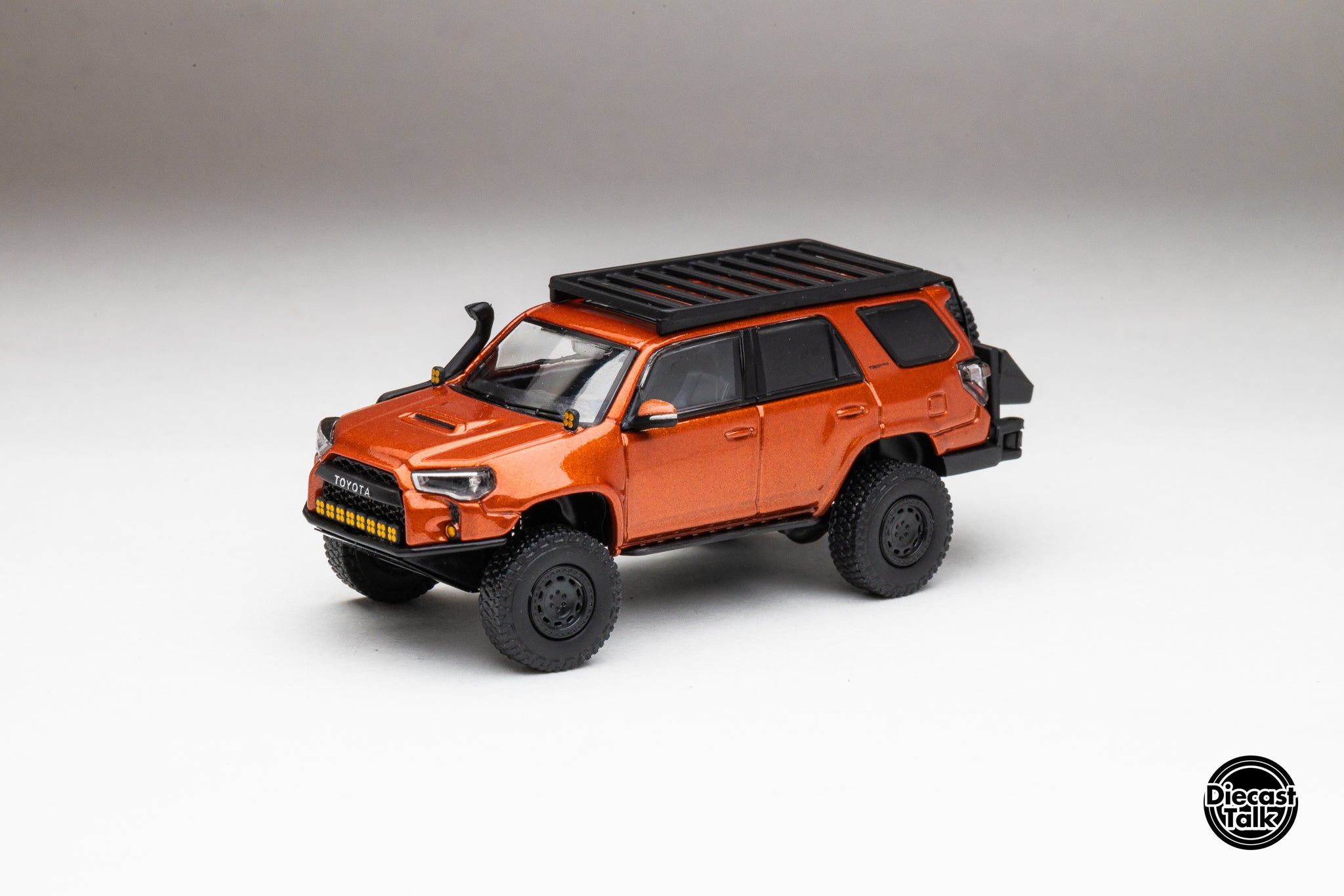 GCD 1/64 - トヨタ・4ランナー TRD PRO (チェイスカー) GCD 1:64 Toyota 4Runner TRD Pro SUV, White