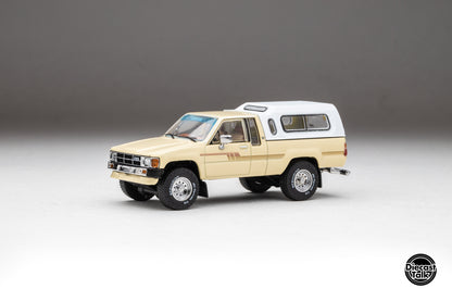 DiecastTalk Exclusive 1/64 Toyota 1985 Hilux SR5 Xtracab Beige with Accessories
