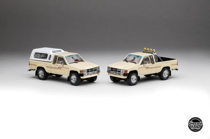 DiecastTalk Exclusive 1/64 Toyota 1985 Hilux SR5 Xtracab Beige with Accessories