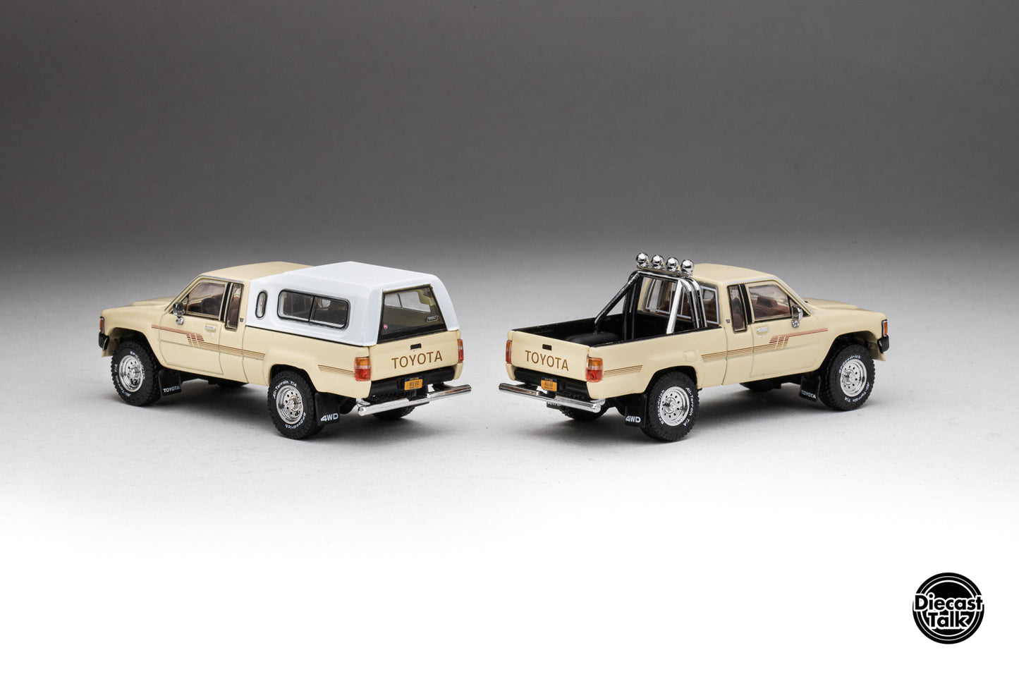 DiecastTalk Exclusive 1/64 Toyota 1985 Hilux SR5 Xtracab Beige with Accessories