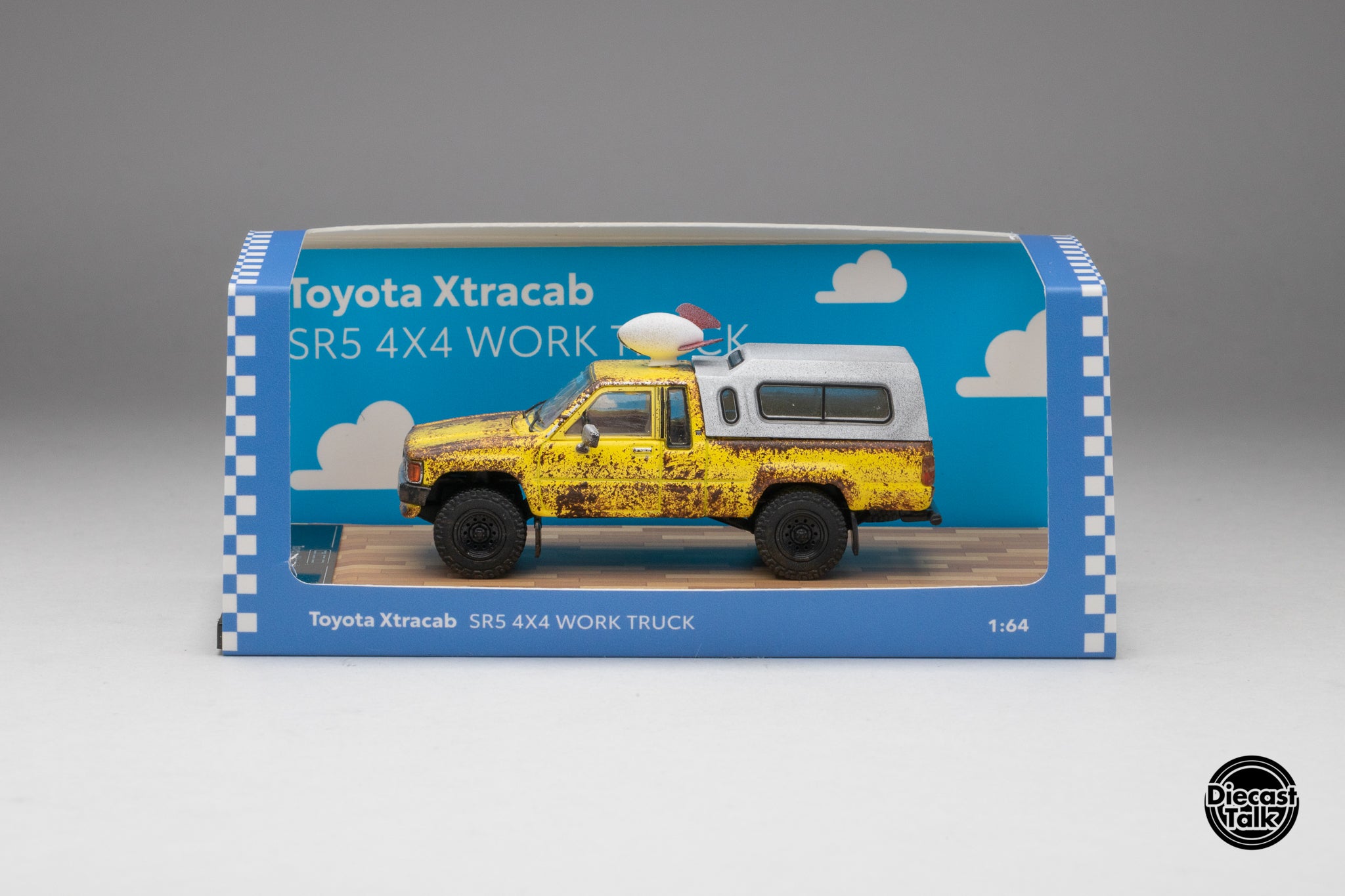 DiecastTalk Exclusive GCD 1/64 Toyota Hilux Xtracab SR5 4x4