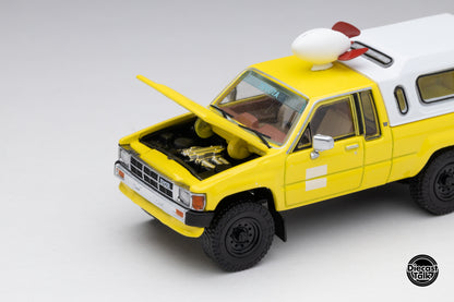 GCD DiecastTalk Exclusive 1/64 Toyota Hilux SR5 Delivery Truck