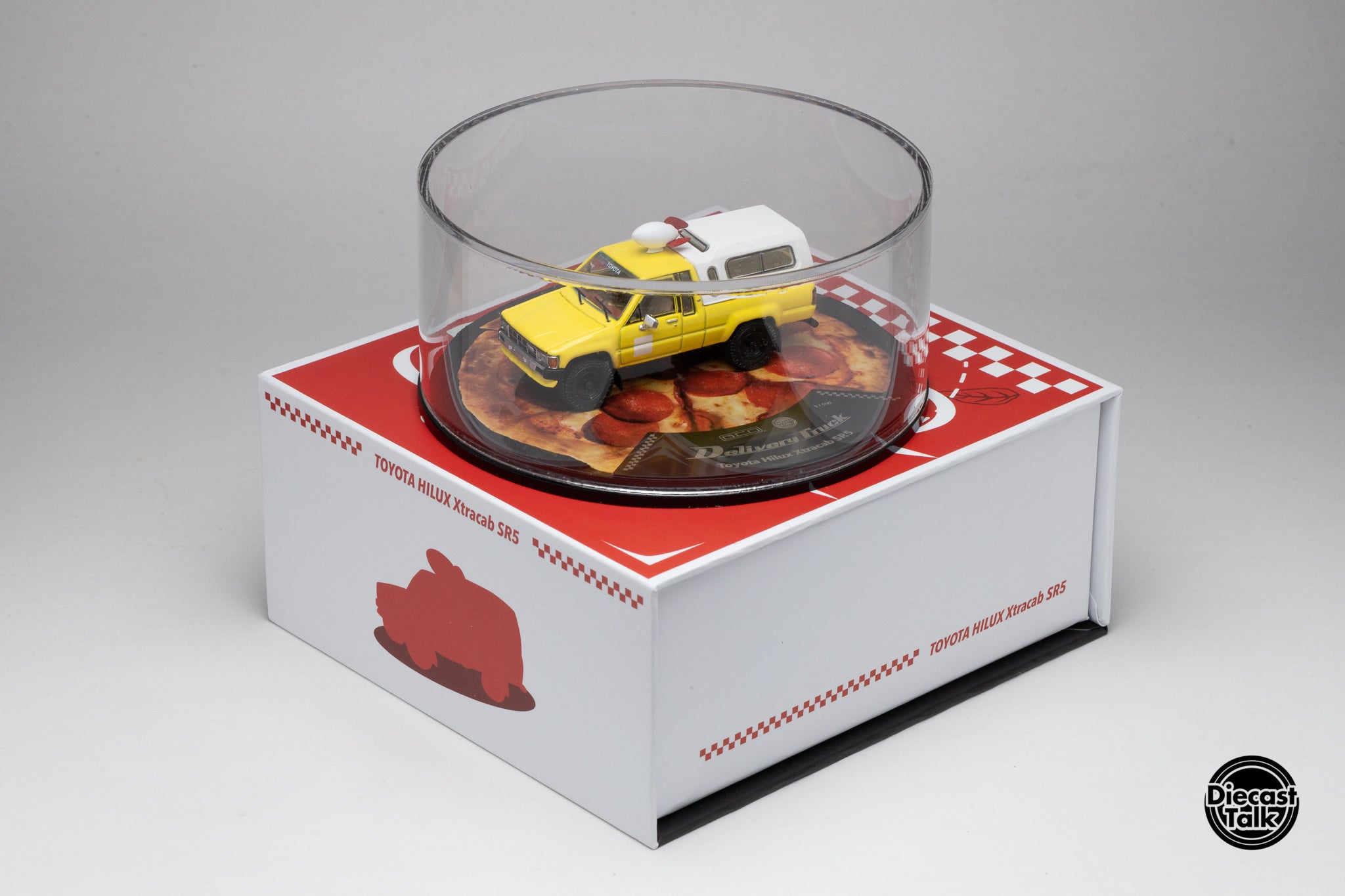GCD DiecastTalk Exclusive 1/64 Toyota Hilux SR5 Delivery Truck