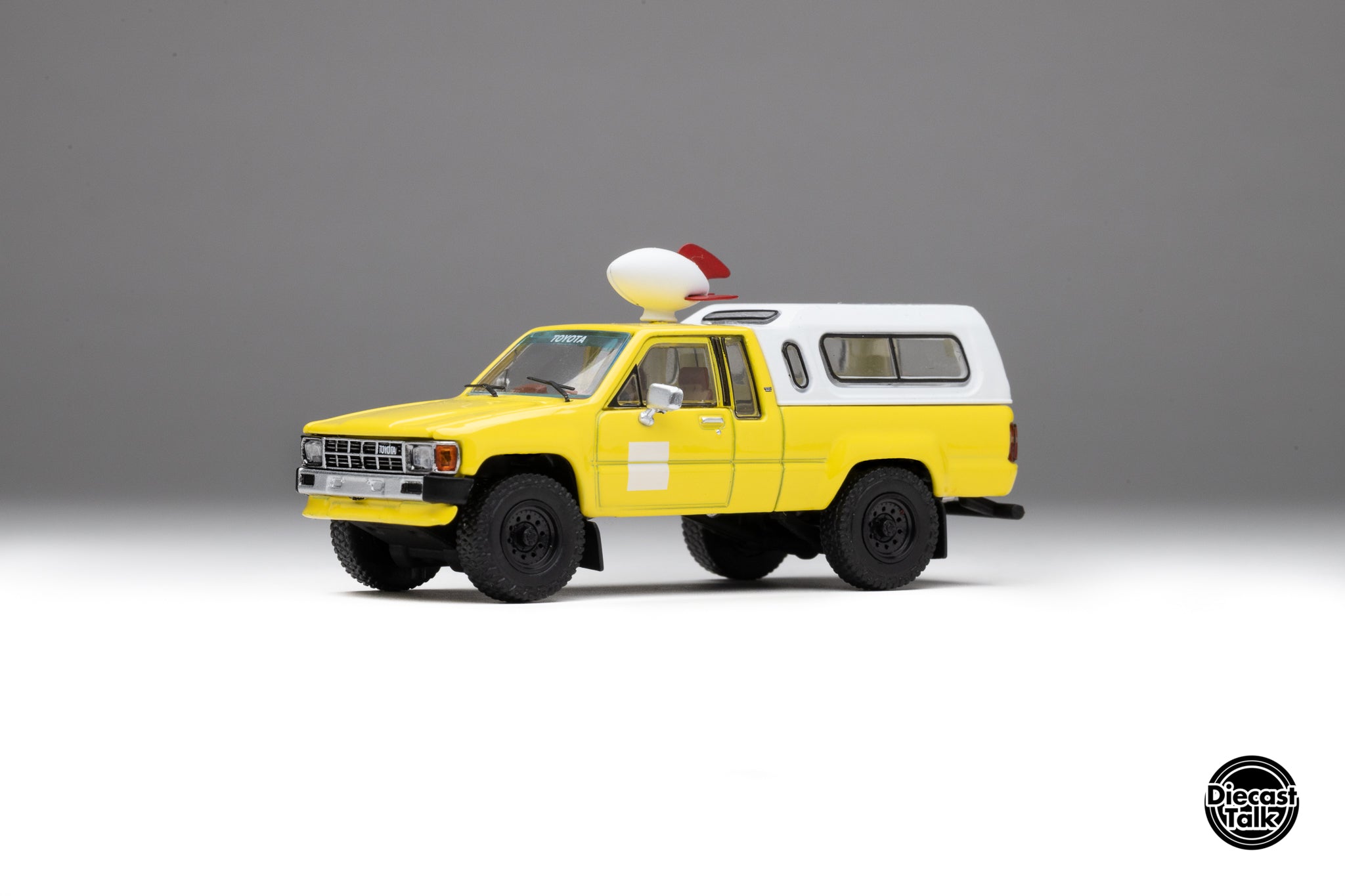 GCD DiecastTalk Exclusive 1/64 Toyota Hilux SR5 Delivery Truck
