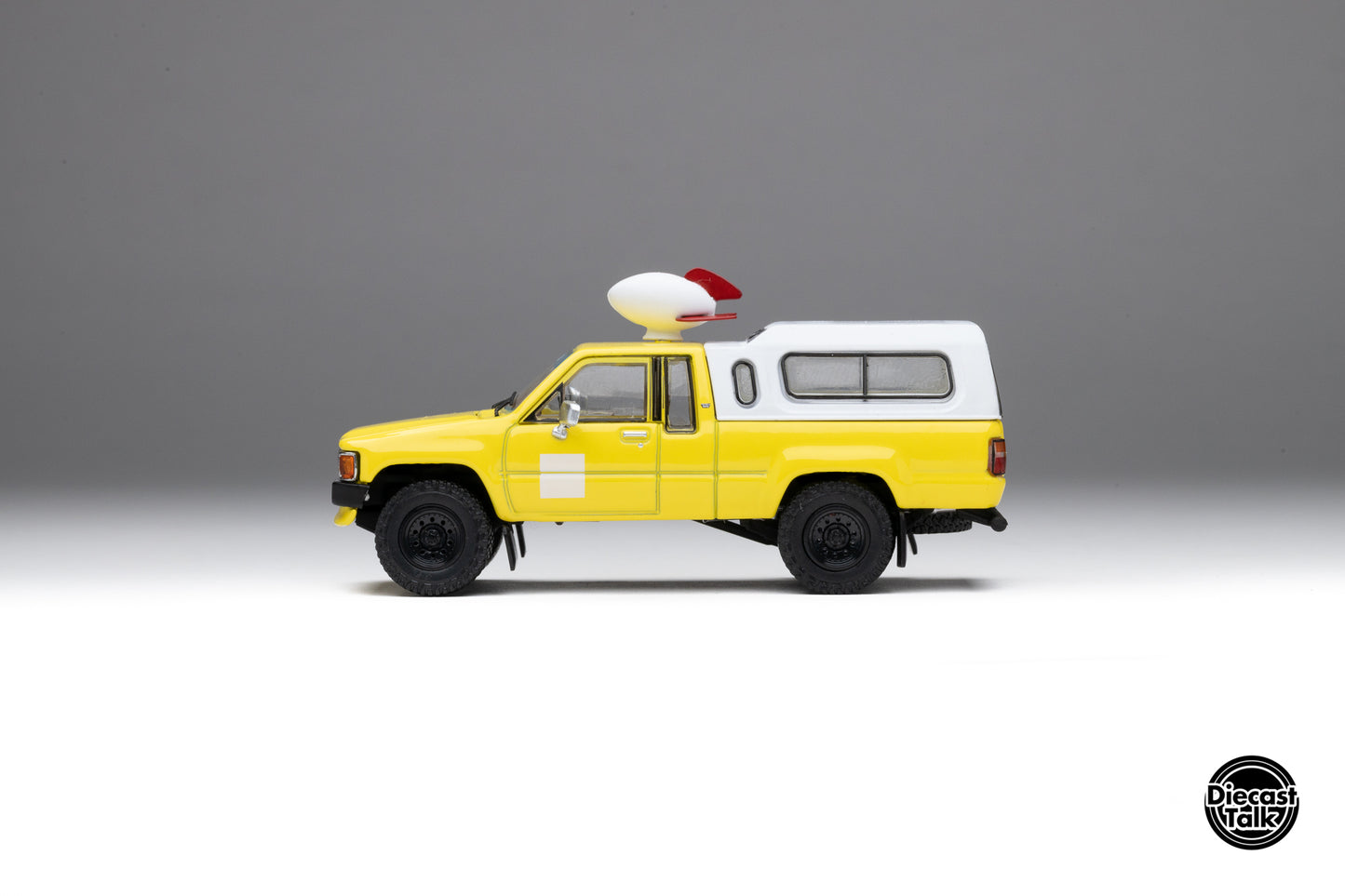 GCD DiecastTalk Exclusive 1/64 Toyota Hilux SR5 Delivery Truck