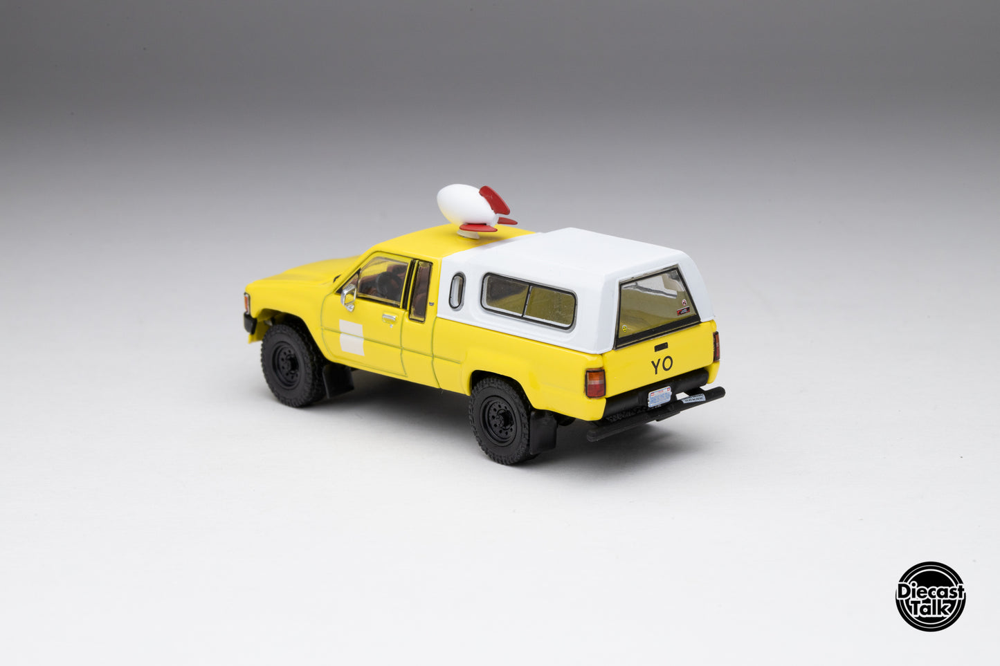 GCD DiecastTalk Exclusive 1/64 Toyota Hilux SR5 Delivery Truck