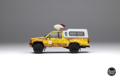 GCD DiecastTalk Exclusive 1/64 Toyota Hilux SR5 Delivery Truck