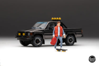 DiecastTalk MDX Exclusive 1/64 Toyota 1985 Hilux SR5 4x4 Black Chrome