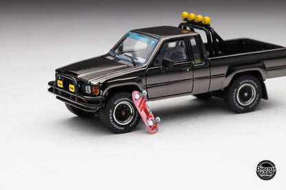 DiecastTalk MDX Exclusive 1/64 Toyota 1985 Hilux SR5 4x4 Black Chrome