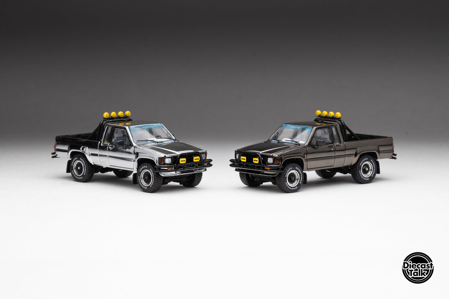 DiecastTalk MDX Exclusive 1/64 Toyota 1985 Hilux SR5 4x4 Black Chrome