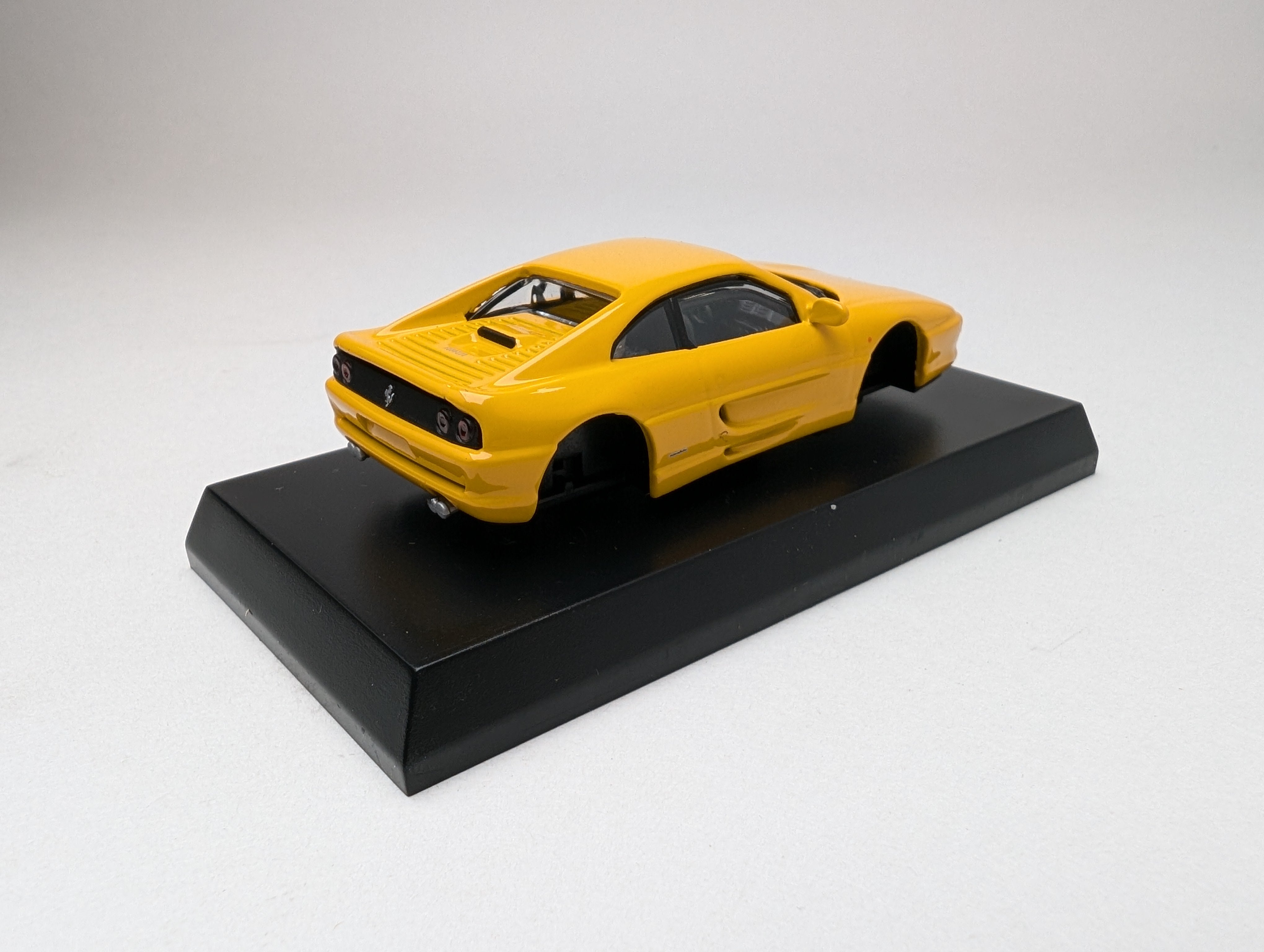 KYOSHO 1:64 Ferrari F355 Challenge Yellow (with tools) – DiecastTalk