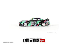 Load image into Gallery viewer, (Preorder) Mini GT x Kaido House Nissan Skyline GT-R (R33) HKS V1