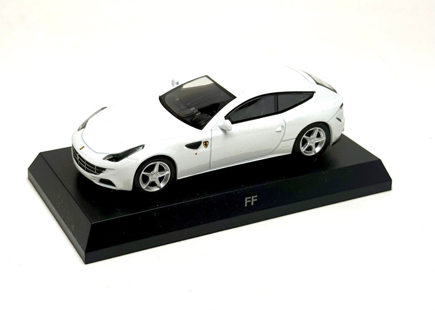 KYOSHO 1:64 Ferrari FF (White)