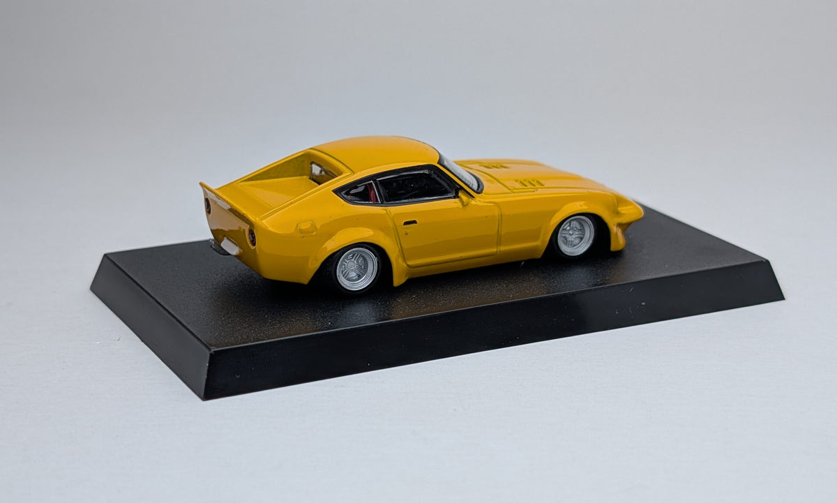 Aoshima 1/64 Grachan Liberty Walk Nissan Fairlady Z2 (Yellow)