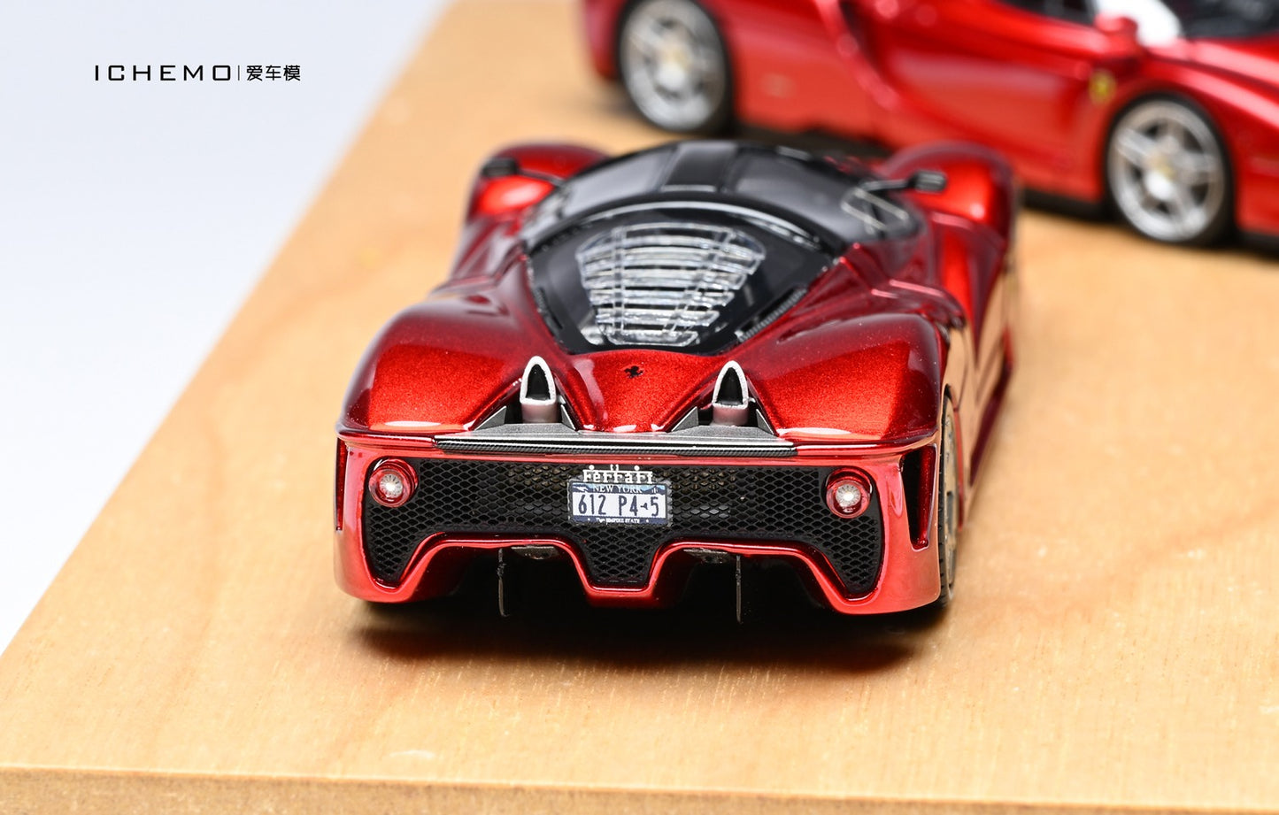 DMH 1:64 Pininfarina Set Enzo + P4/5 Set