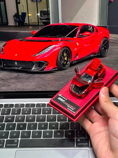 Glamcraft 1:64 812C Metallic Red Full Open diecast