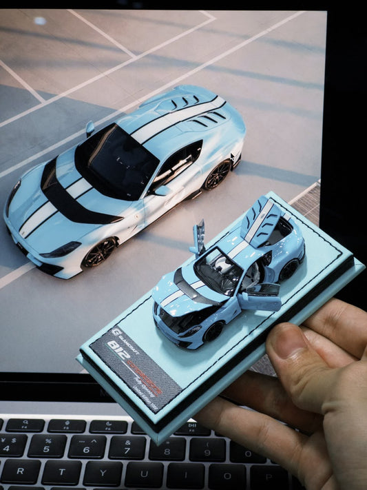 Glamcraft 1:64 812C Baby Blue Full Open diecast