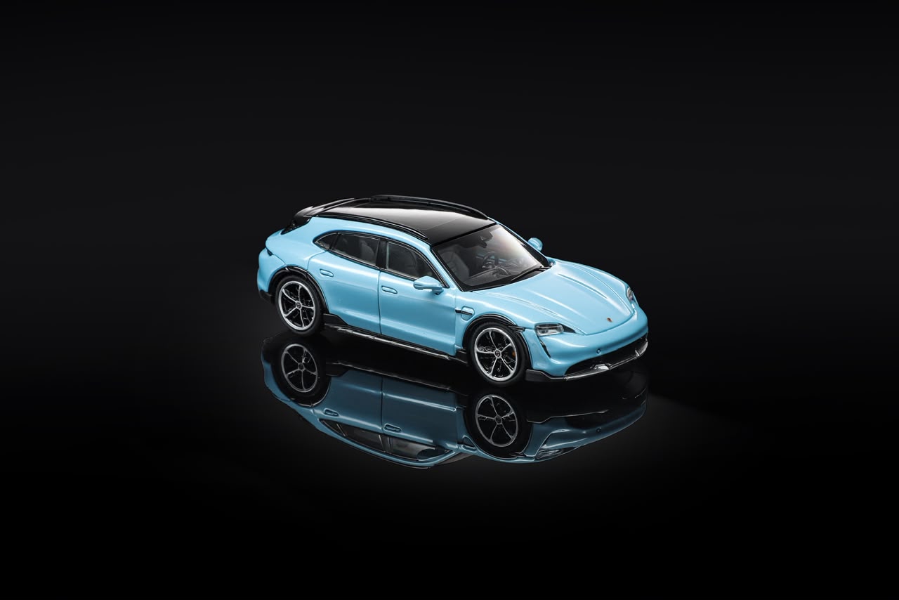 AF 1/64 Porsche Taycan Cross Turismo Turbo S Frozen Blue Metallic