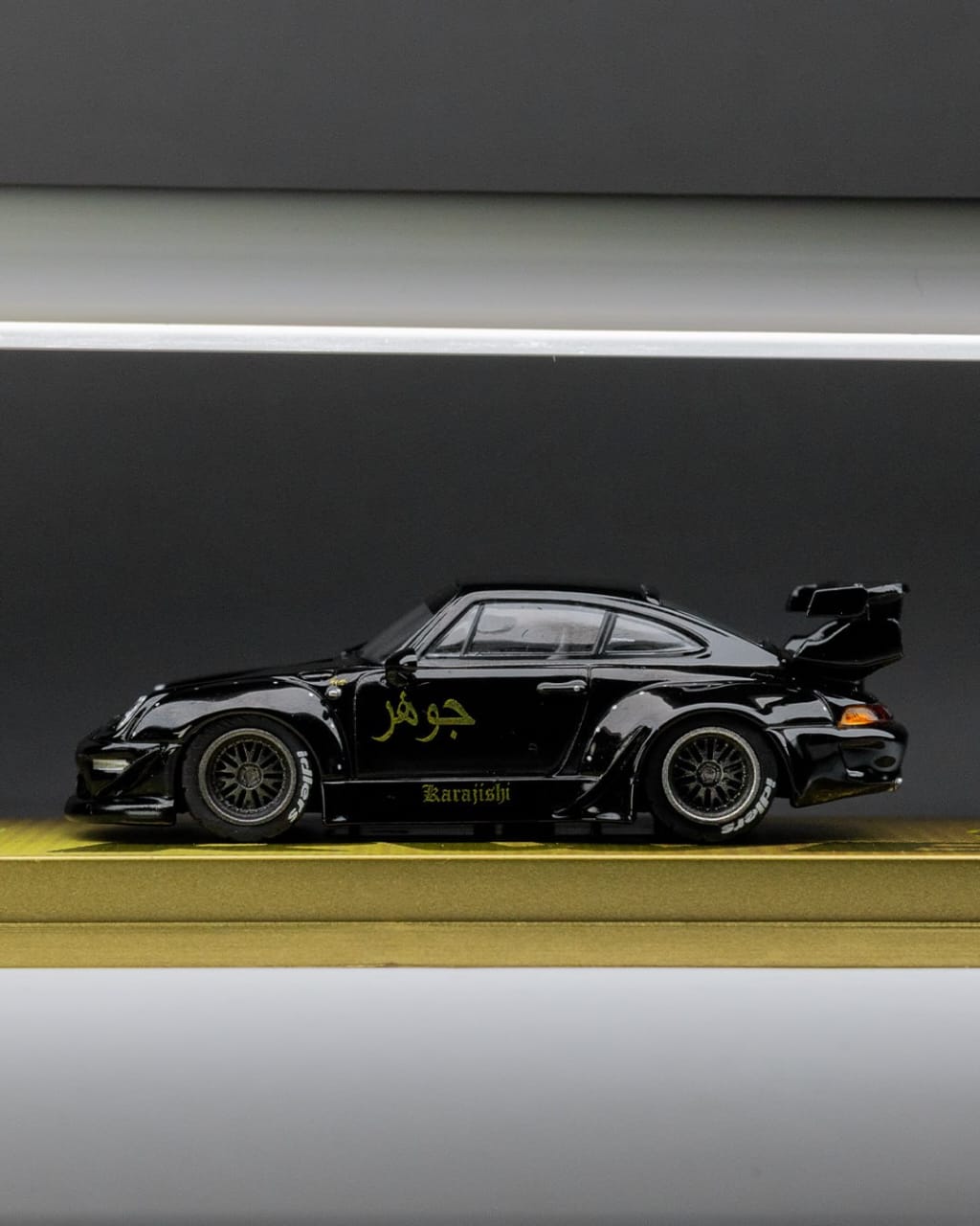 Tarmac Works 1/64 Art of Speed Malaysia Limited Porsche RWB 993 Karajishi